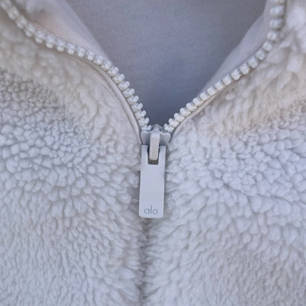 ALO Yoga soft fleece